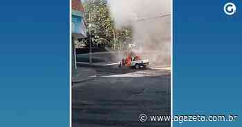 Vídeo: carro pega fogo em Cachoeiro de Itapemirim - A Gazeta ES