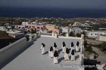 On Greece's Santorini, 13 cloistered nuns pray for the world - The Brandon Sun