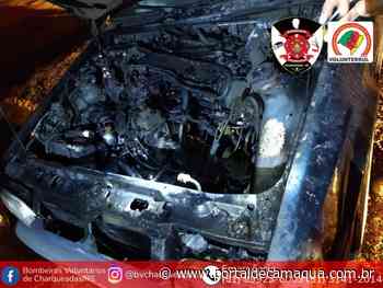 Corpo de Bombeiros Voluntários de Charqueadas foi acionado para atender incêndio em automóvel - Portal de Camaquã