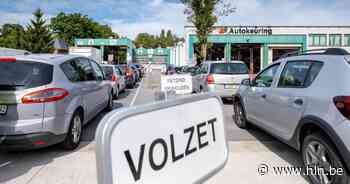 Buurtbewoners vragen oplossing voor verkeerschaos aan autokeuring | Mechelen | hln.be - Het Laatste Nieuws