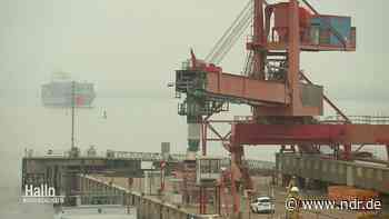 Zu Besuch im Seehafen Stade - NDR.de