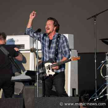 Pearl Jam pay tribute to Taylor Hawkins at BST Hyde Park show