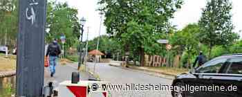 Stadt Hildesheim misst Tempo: Rasen Autofahrer seit Halteverbot über den Godehardiplatz? - www.hildesheimer-allgemeine.de