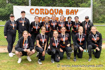 Saanich softballers go down to the wire at provincial championships – Saanich News - Saanich News