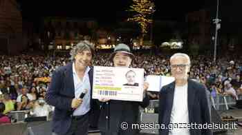 A Frassica il primo abbonamento dell'Acr Messina: "Lo stadio era solo per gli uomini, da ora solo donne& - Gazzetta del Sud - Edizione Messina