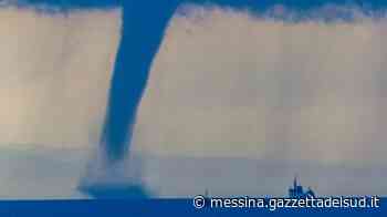 Maltempo, spettacolare tromba marina tra Messina e Reggio FOTO - Gazzetta del Sud - Edizione Messina