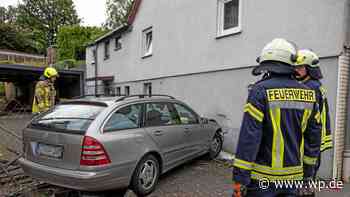 Kreuztal: Mit Mercedes durch Zäune, Fahrt endet vor Hauswand - WP News