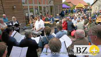 Hehlingen feiert Eingemeindung mit Bürgerfrühstück und Gesang