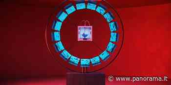 Lenovo celebra la 7^ generazione Yoga Slim con un'opera digitale di Giuseppe Lo Schiavo - Panorama