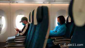 Feds nudge airlines to let families sit together on planes