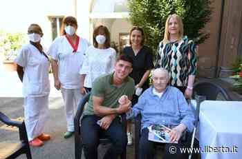 Cento candeline per Agostino Mazzoni: festeggiato insieme al sindaco Katia Tarasconi - Libertà