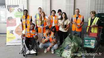 Boulogne-Billancourt: les jeunes de la ville ramassent les déchets sur les trottoirs et dans les parcs - Le Parisien