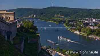 Koblenz: Schiffe fahren sich im Rhein fest – und schleppen sich gegenseitig ab - t-online