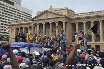 Sri Lanka opposition meets to name new government amid turmoil