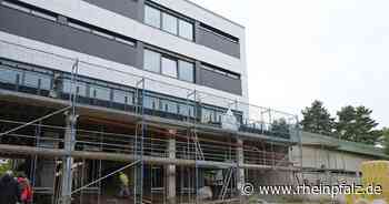 Sanierung BBS: In zwei Monaten soll der A-Bau fertig sein - Pirmasens - Rheinpfalz.de