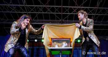 Magier-Duo lässt in Lemgo Stofftiger verschwinden | Lokale Nachrichten aus Lemgo - Lippische Landes-Zeitung