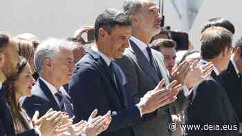 Sánchez se centra en las víctimas y en llevar sus testimonios a las aulas - Deia