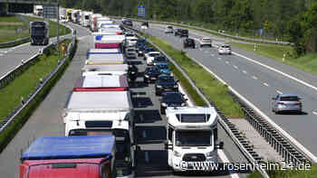 Lkw-Blockabfertigung am Montag: Stau auf A93 baut sich auf