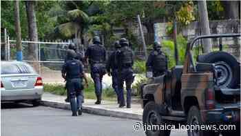 Shot gun, several rounds of ammunition seized in Kingston West raid | Loop Jamaica - Loop News Jamaica