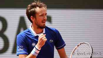 Medvedev avvisa i rivali: “Sto migliorando sempre di più sull’erba” - Virgilio Sport