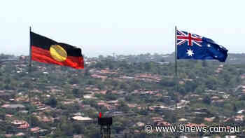 Government U-turns on $25 million Sydney Harbour Bridge flag call - 9News