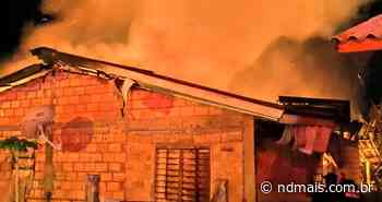 FOTOS: Estalos em disjuntor causam incêndio e casa é destruída em Xaxim - ND Mais