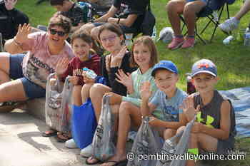See the smiling faces at Carman Country Fair Parade - PembinaValleyOnline.com