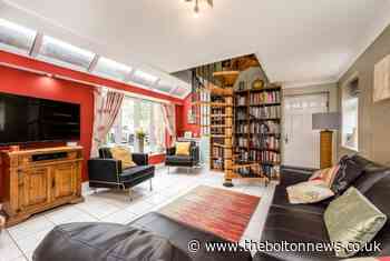 Wimbledon lovers! This is a great home that you have been court-ing in Bolton