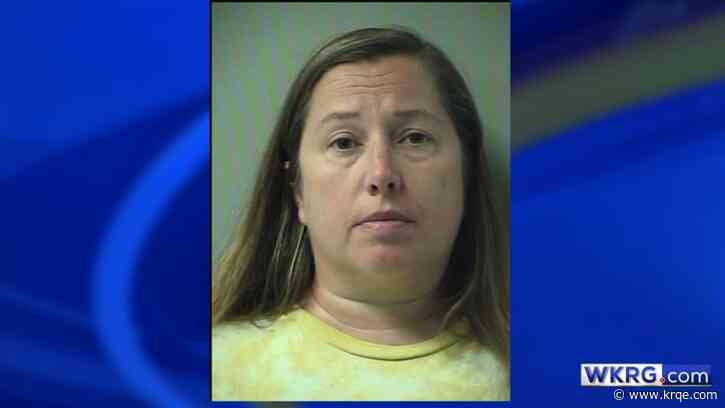 Waitress cons 99-year-old for nearly $600K to spend on vacations: investigators