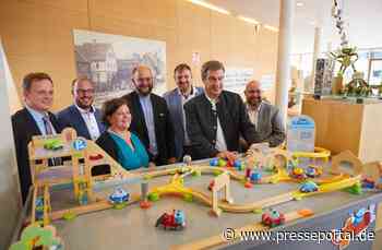 Politisches Engagement für die Zukunft der HABA FAMILYGROUP: Ministerpräsident Dr. Markus Söder übergibt Förderbescheid