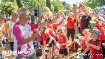Commonwealth Games baton relay 'once in a lifetime' chance says bearer - BBC