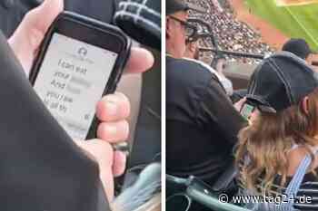 Sex-Chat beim Baseball: Mann sendet perverse Nachricht, während Kind daneben sitzt - TAG24