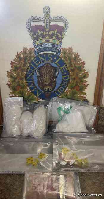 Meth, cocaine and cash seized in Maple Creek, Sask. vehicle stop