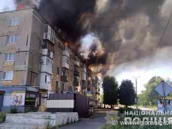 Passaporti facili per gli ucraini: la mossa di Putin contro Zelensky | La diretta