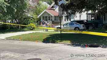 Two 17-year-olds shot in Toledo, one dead at scene - WTVG