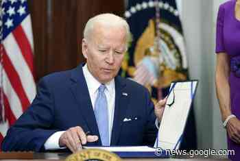 Biden celebration of new gun law clouded by latest shooting - The Associated Press - en Español