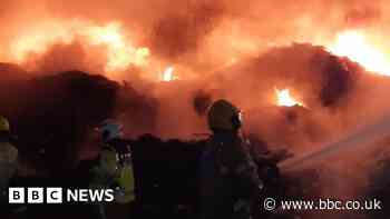 Huge fire rips through Burton-upon-Trent recycling site