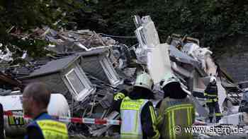 Hemer: Sechs Menschen aus Trümmern nach Haus-Explosion gerettet - STERN.de