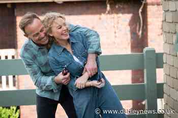 Kylie Minogue steps back into Charlene's overalls in Neighbours finale photos - Dudley News