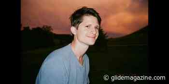 LISTEN: Dash Hammerstein Pulls From Yo La Tengo & David Byrne On Splendid Pop Rocker "Let It Grow" - Glide Magazine