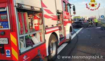 FORLI': Auto in fiamme dopo lo schianto, pauroso incidente in A14 | FOTO - Teleromagna24