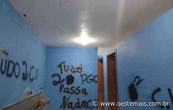 Banheiro público é alvo de vandalismo em praça de Faxinal dos Guedes - oestemais.com.br