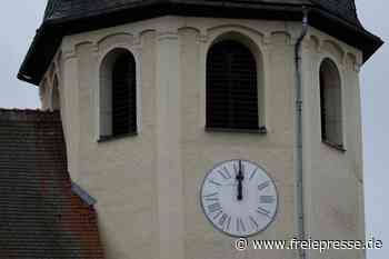 Turmuhr verharrt auf 12 Uhr - freiepresse.de