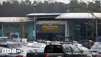 Beaconsfield: Man has chunk of nose bitten off at service station - bbc.co.uk