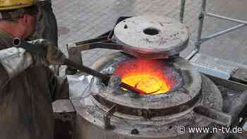 Thüringen: Zahlreiche Neugierige bei öffentlichem Glockenguss in Apolda - n-tv.de - n-tv NACHRICHTEN