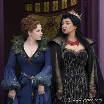Amy Adams and Maya Rudolph Face Off in the First Photo From "Disenchanted" - Yahoo Entertainment