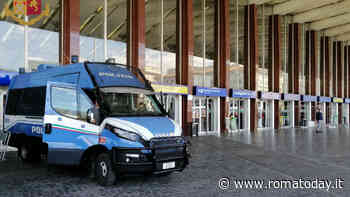 Picchia un uomo in strada fino a fargli saltare un dente, poi lo rapina