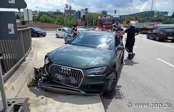 Unfall auf der FJS-Brücke: Auto kollidiert mit Lkw - Passauer Neue Presse - PNP.de