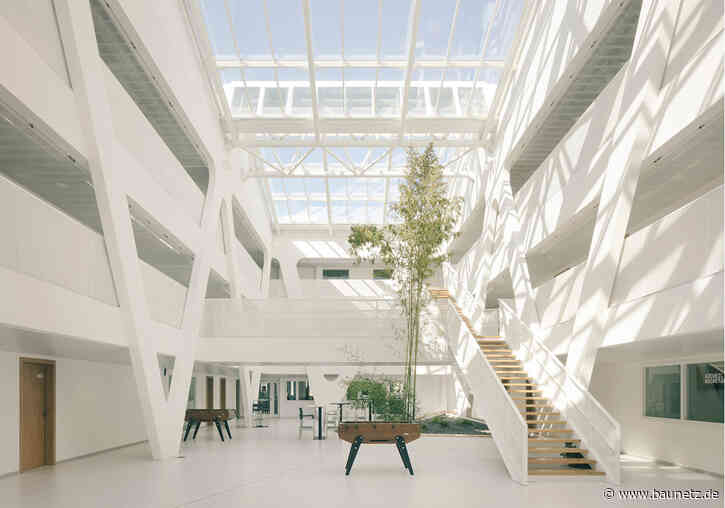 In der Halle studieren - Schulbau von ALTA in Saint-Malo