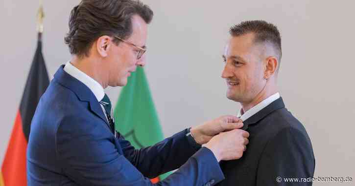 Mädchen aus der Flut gerettet – Ehrung für Dustin Raatz